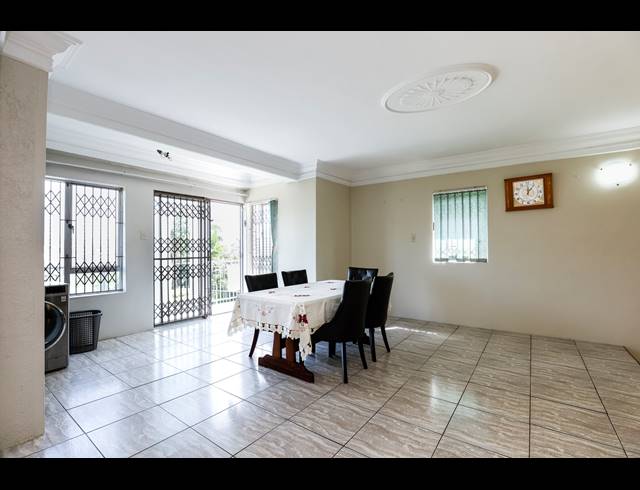 4 BEDROOM HOUSE FOR SALE IN NEWLANDS WEST